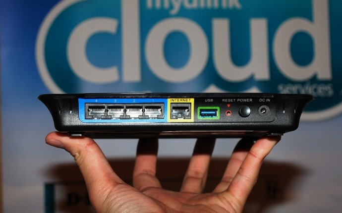 D-Link flagship DIR-857 router gets USB 3.0, cloud service - CNET