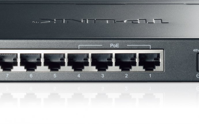 TP-LINK TL-SG1008P 8-Port Gigabit De (end 2/10/2018 1:15 PM)